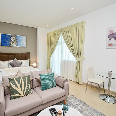 Luxury Escapes - Budget Studio With Balcony, Yacht Bay Marina Dubaj Kültér fotó