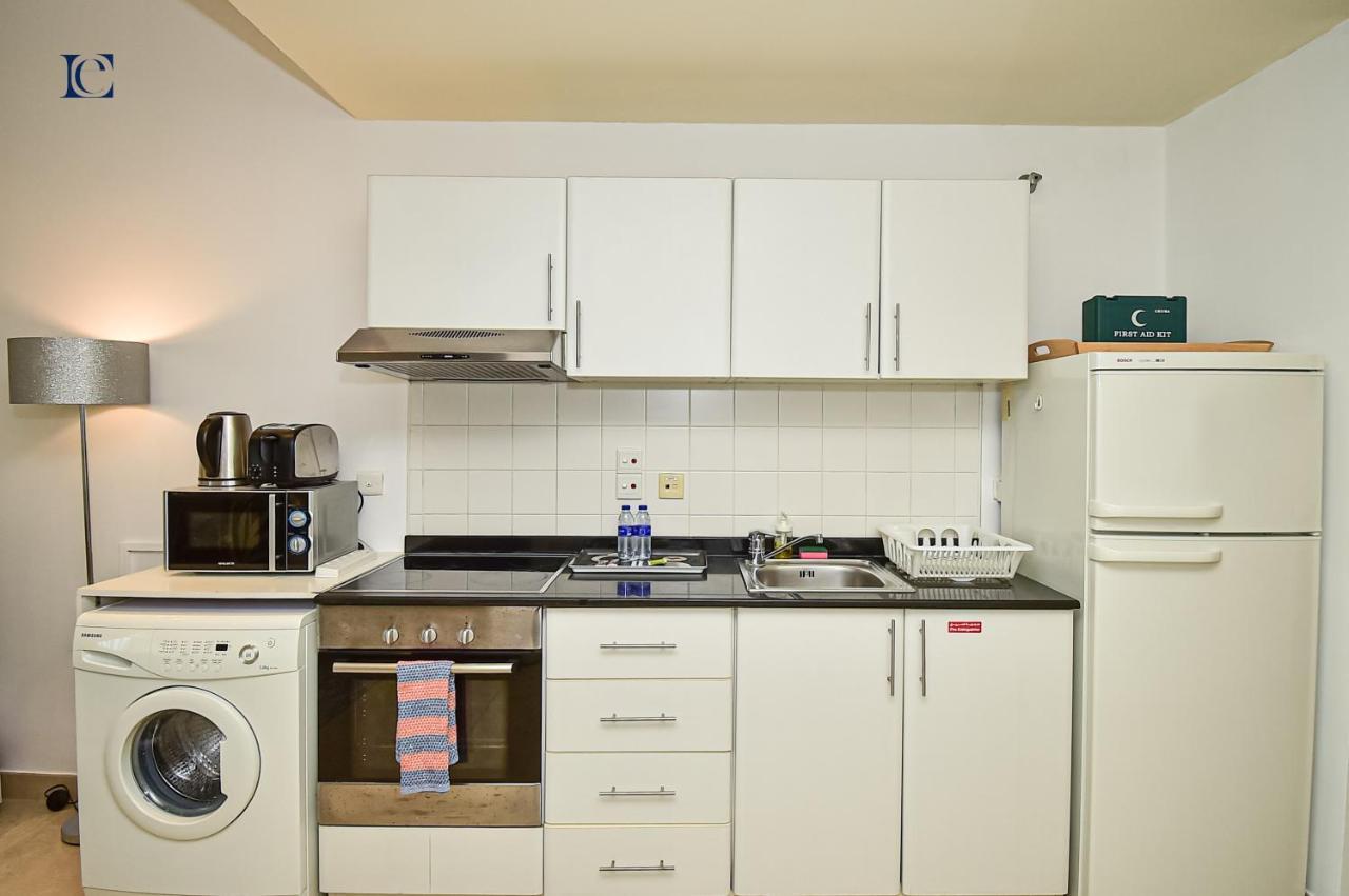 Luxury Escapes - Budget Studio With Balcony, Yacht Bay Marina Dubaj Kültér fotó
